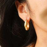 RIPPLES 18K Oval Hoop Earrings - Gold