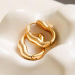 RIPPLES Oval Hoop Earrings - Silver