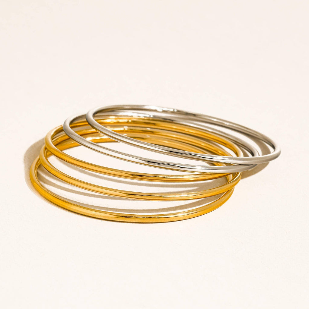 AURUM 18K Classic Thin Bangle Bracelet