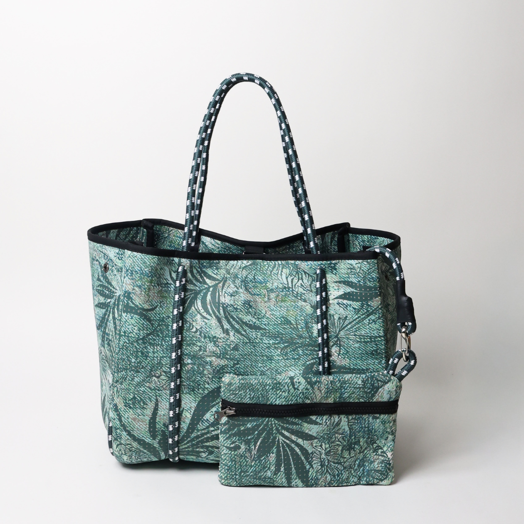 JUNGLE FEVER Teal Everyday Tote Bag