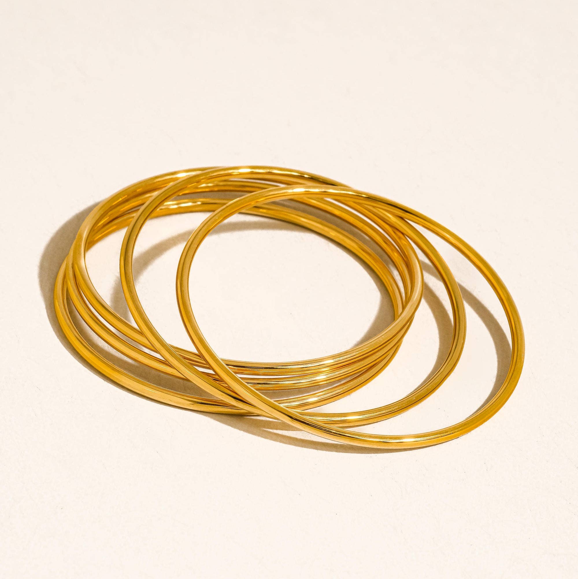 AURUM 18K Classic Thin Bangle Bracelet