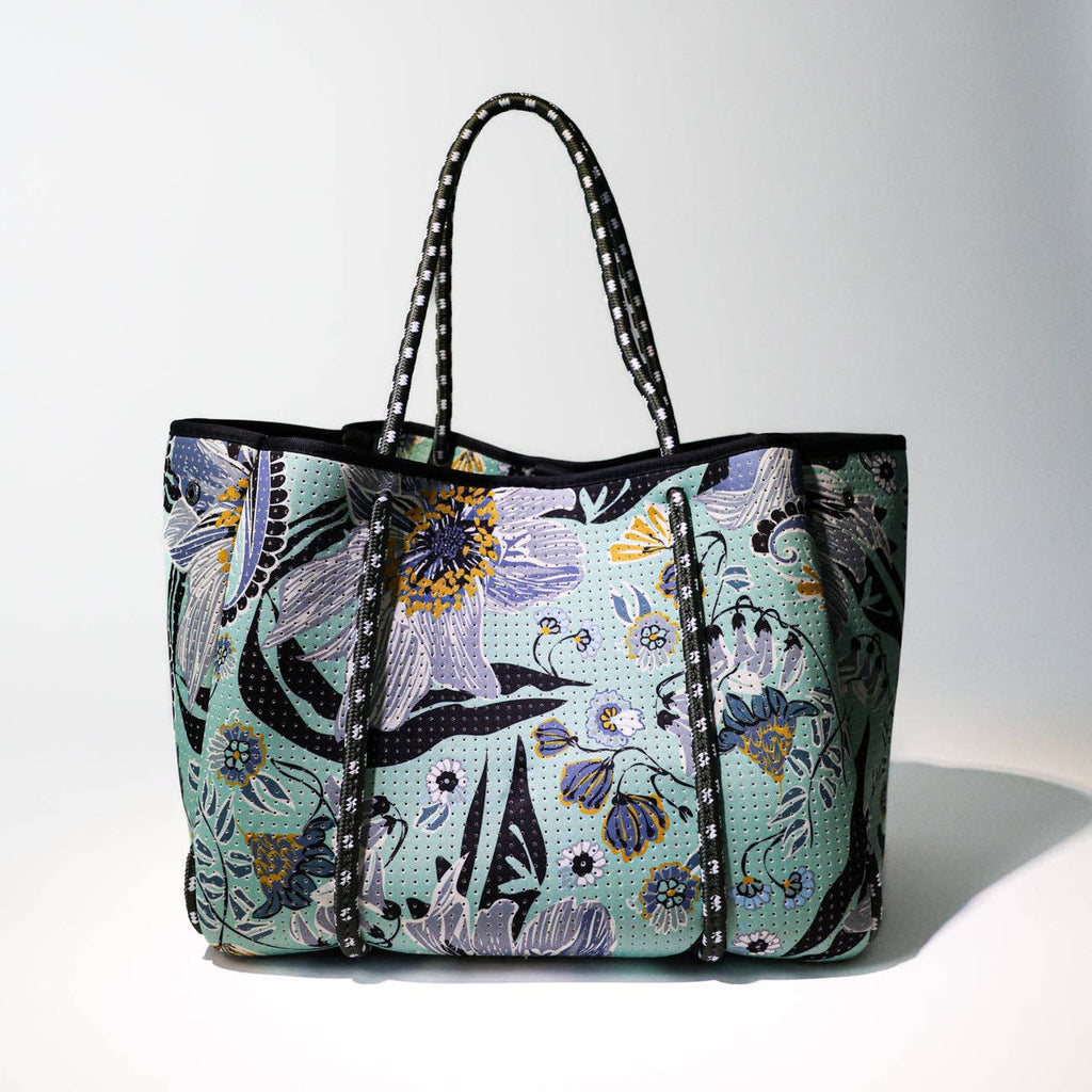 MINT FLOWERS Everyday Tote Bag