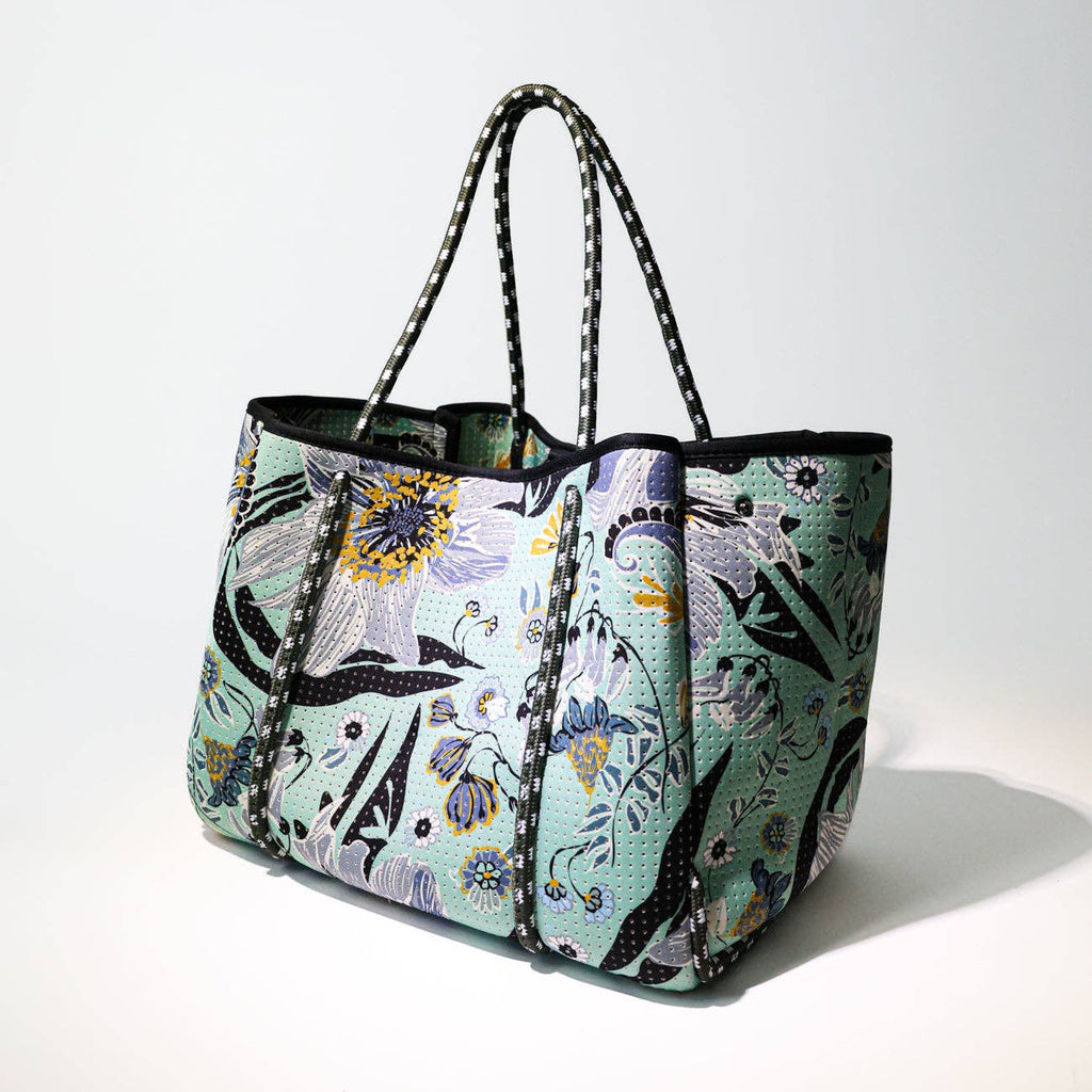 MINT FLOWERS Everyday Tote Bag