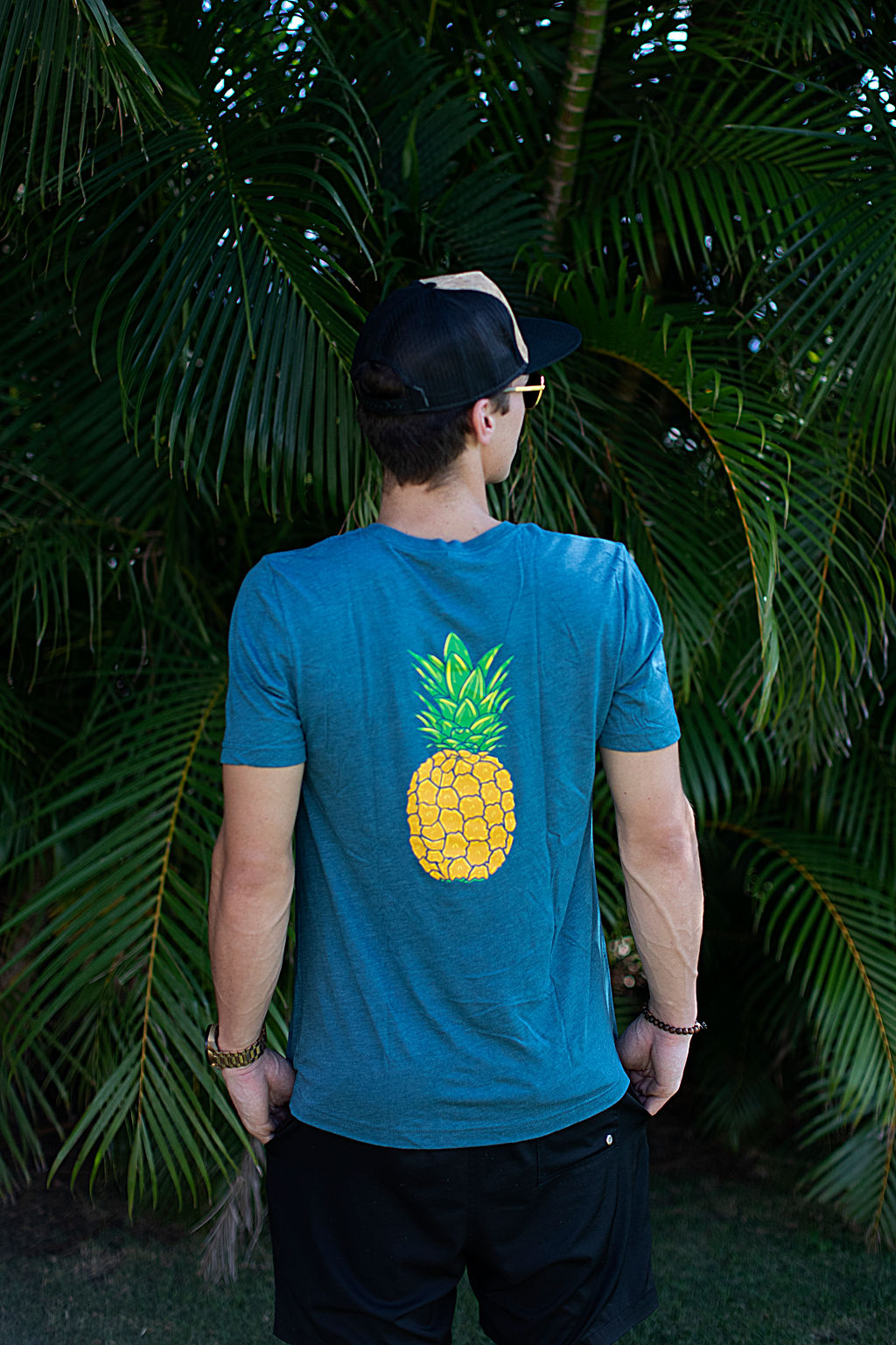 MAUI PINEAPPLE Unisex Tee