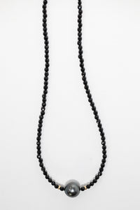 Tahitian pearl strung on black spinel gemstone choker necklace handmade in Maui, Hawaii
